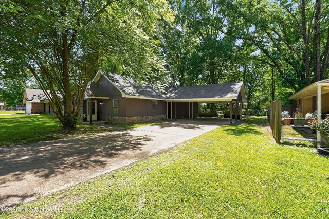 4827 Cottonwood Lane, Jackson, MS 39212