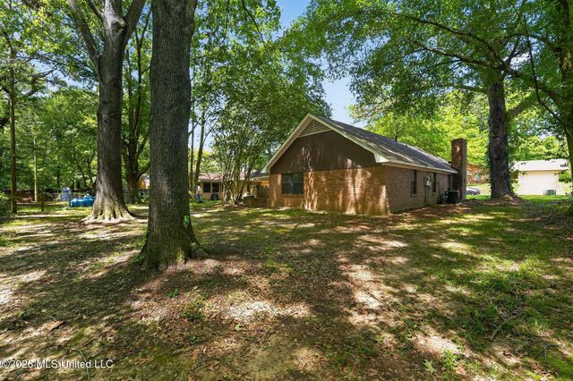 4827 Cottonwood Lane, Jackson, MS 39212