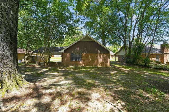 4827 Cottonwood Lane, Jackson, MS 39212