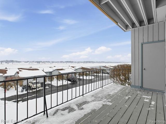 1715 River Road 22, Saint Clair, MI 48079