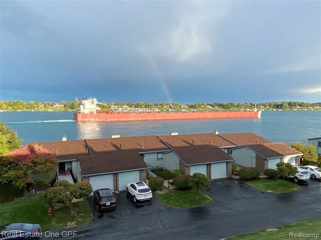 1715 River Road 22, Saint Clair, MI 48079