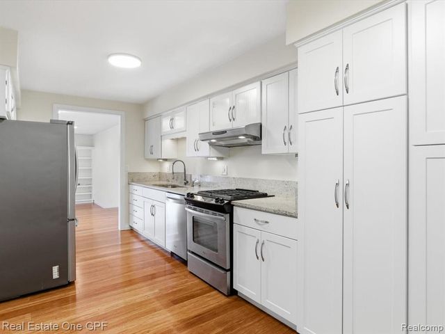 1715 River Road 22, Saint Clair, MI 48079