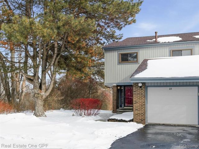 1715 River Road 22, Saint Clair, MI 48079