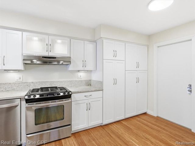 1715 River Road 22, Saint Clair, MI 48079