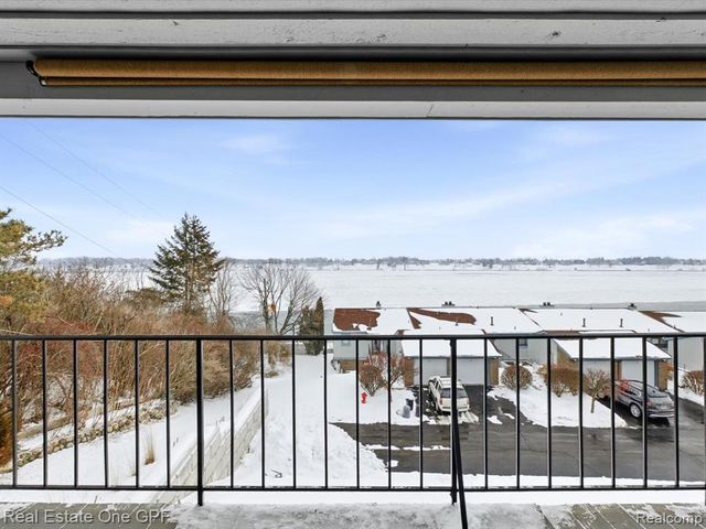 1715 River Road 22, Saint Clair, MI 48079