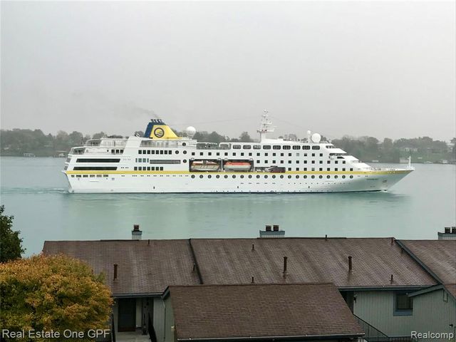 1715 River Road 22, Saint Clair, MI 48079