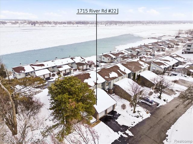 1715 River Road 22, Saint Clair, MI 48079