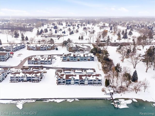 1715 River Road 22, Saint Clair, MI 48079