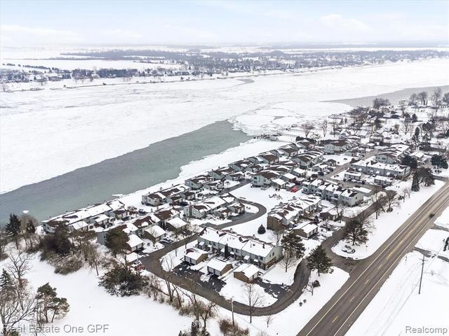 1715 River Road 22, Saint Clair, MI 48079