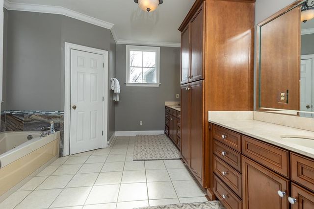 170 HARBOR ISLE CIR N, Memphis, TN 38103