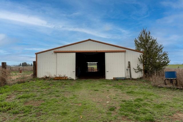 343XX N Spotted Rd, Deer Park, WA 99006