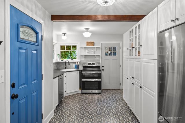 3924 S Pilgrim St, Seattle, WA 98118