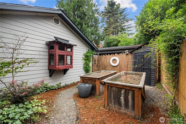 3924 S Pilgrim St, Seattle, WA 98118