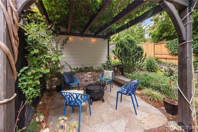 3924 S Pilgrim St, Seattle, WA 98118