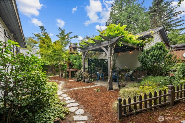 3924 S Pilgrim St, Seattle, WA 98118