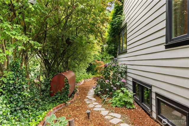 3924 S Pilgrim St, Seattle, WA 98118