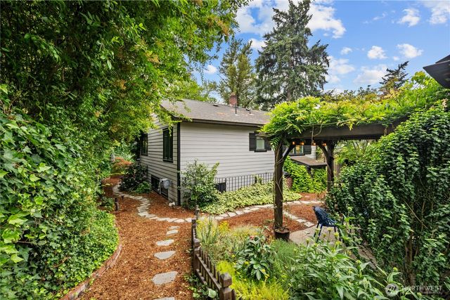 3924 S Pilgrim St, Seattle, WA 98118
