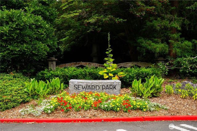 3924 S Pilgrim St, Seattle, WA 98118