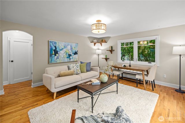 3924 S Pilgrim St, Seattle, WA 98118