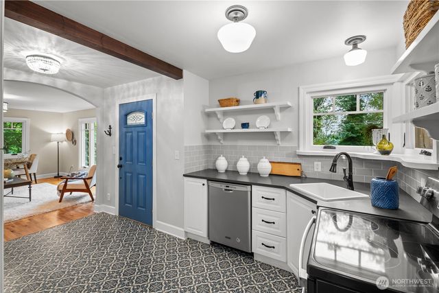 3924 S Pilgrim St, Seattle, WA 98118