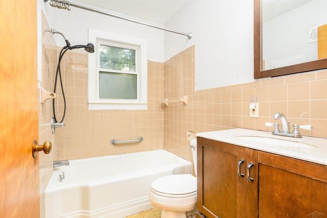 828 Malzahn Street, Saginaw, MI 48602