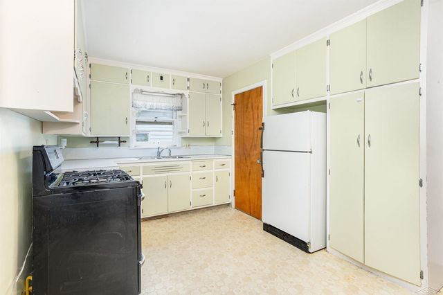 828 Malzahn Street, Saginaw, MI 48602