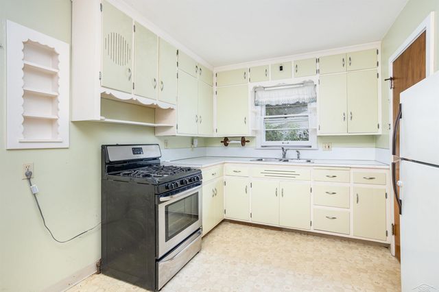 828 Malzahn Street, Saginaw, MI 48602