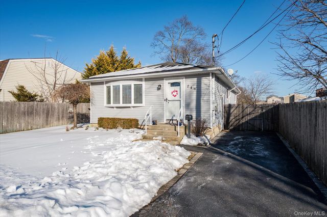 249 Hampton Road, West Babylon, NY 11704