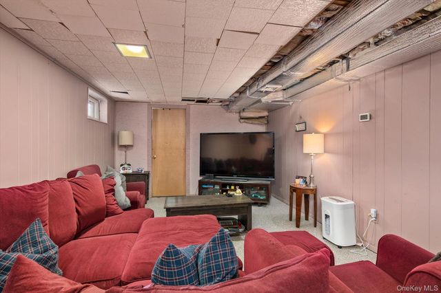 249 Hampton Road, West Babylon, NY 11704