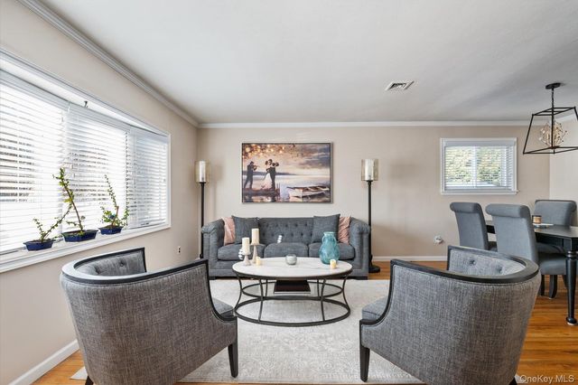 249 Hampton Road, West Babylon, NY 11704