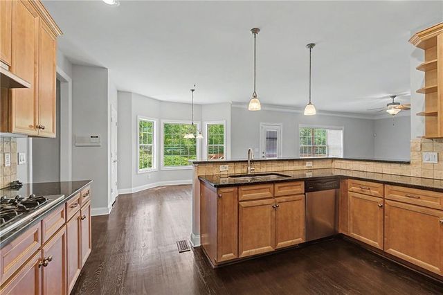 328 Thistlewood Run, Mcdonough, GA 30252