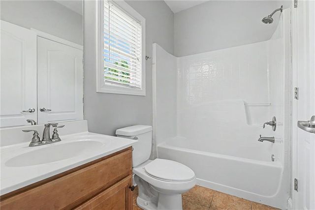 328 Thistlewood Run, Mcdonough, GA 30252