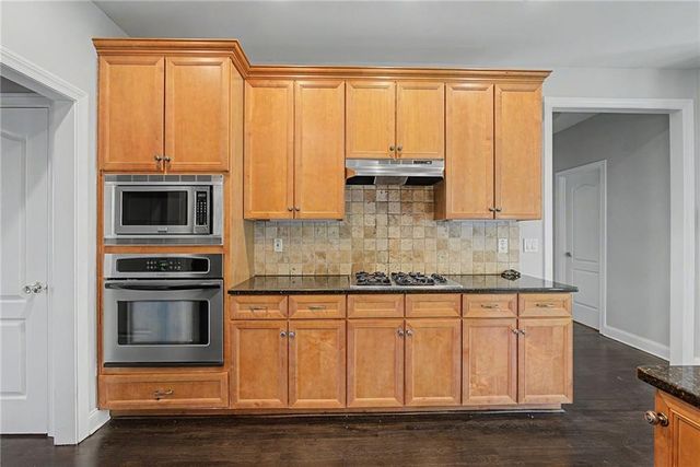 328 Thistlewood Run, Mcdonough, GA 30252