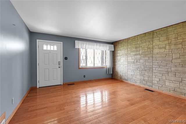 220 Ansley Court, West Seneca, NY 14224