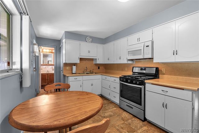 220 Ansley Court, West Seneca, NY 14224