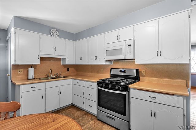 220 Ansley Court, West Seneca, NY 14224