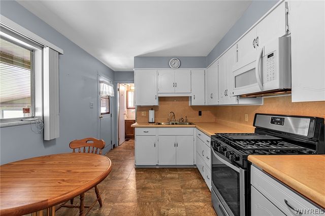 220 Ansley Court, West Seneca, NY 14224