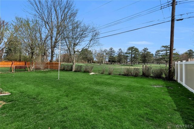 220 Ansley Court, West Seneca, NY 14224