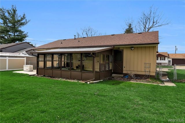 220 Ansley Court, West Seneca, NY 14224