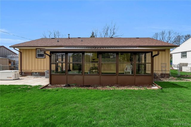 220 Ansley Court, West Seneca, NY 14224