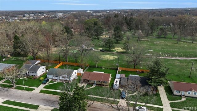 220 Ansley Court, West Seneca, NY 14224