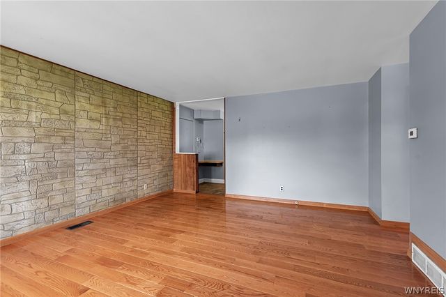 220 Ansley Court, West Seneca, NY 14224