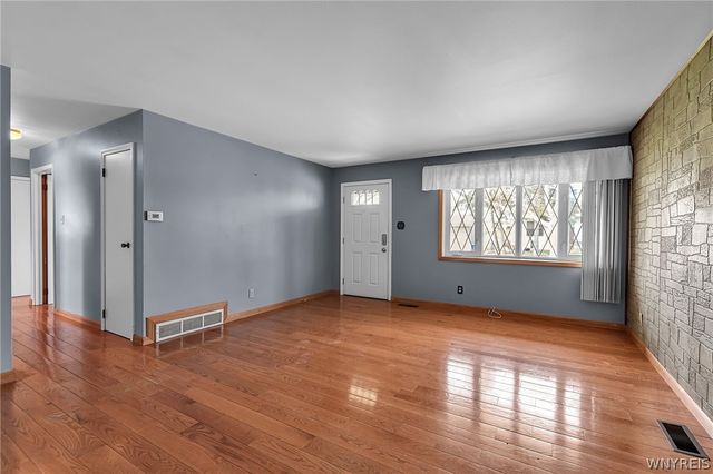220 Ansley Court, West Seneca, NY 14224