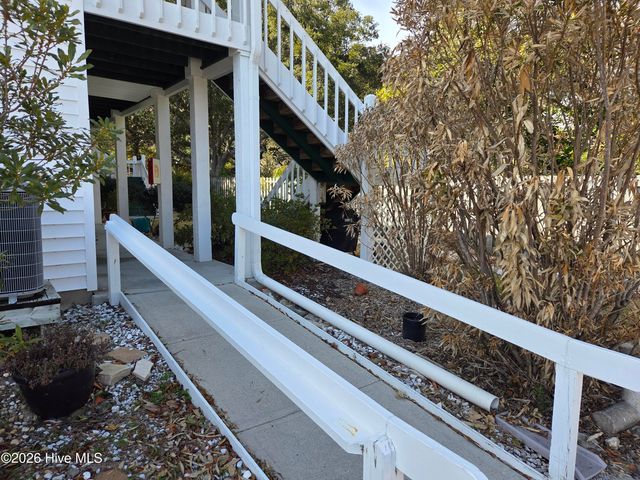 300 Spencer Farlow Drive F, Carolina Beach, NC 28428