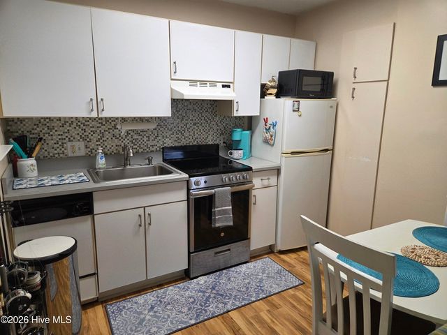 300 Spencer Farlow Drive F, Carolina Beach, NC 28428