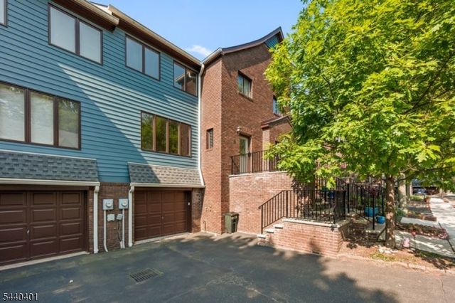 22 Village Green Ct, South Orange Village Twp., NJ 07079