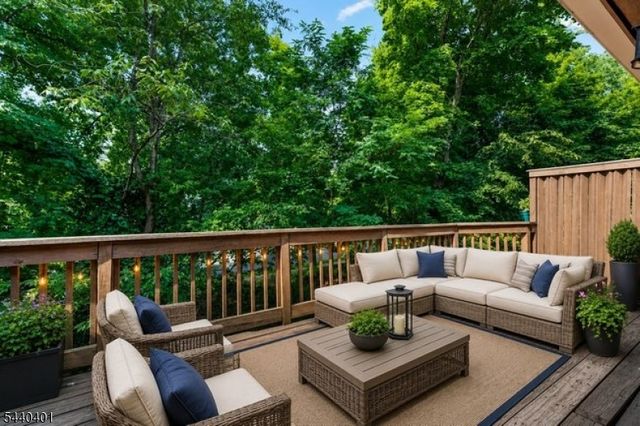 22 Village Green Ct, South Orange Village Twp., NJ 07079