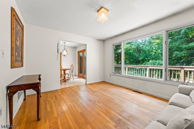 22 Village Green Ct, South Orange Village Twp., NJ 07079