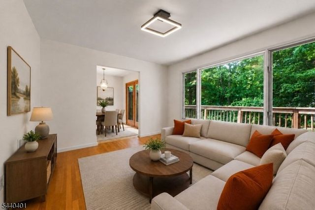 22 Village Green Ct, South Orange Village Twp., NJ 07079