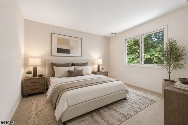 22 Village Green Ct, South Orange Village Twp., NJ 07079